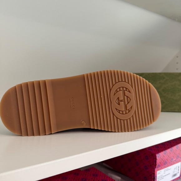 Authentic Gucci Printed Denim Slides. New in Box. - Picture 4 of 4